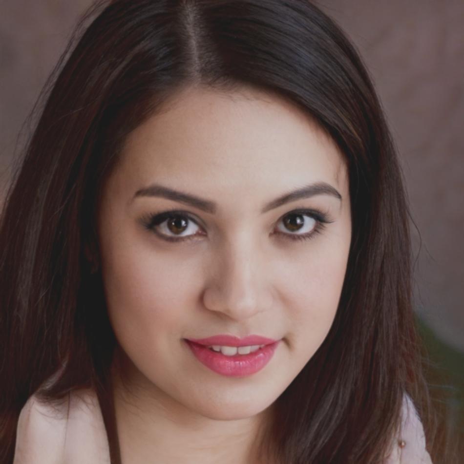 Adela Munteanu - Specialist în Analiză Financiară